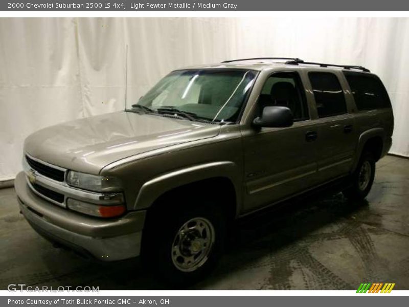 Light Pewter Metallic / Medium Gray 2000 Chevrolet Suburban 2500 LS 4x4