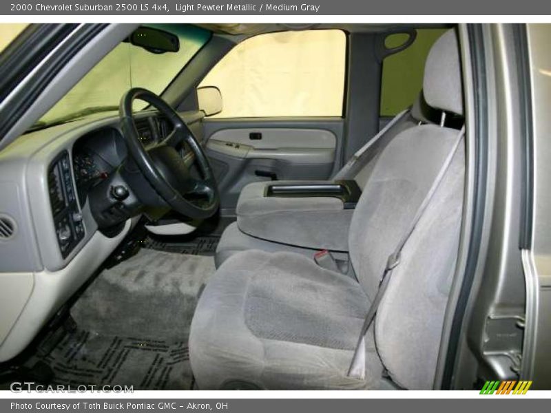 Light Pewter Metallic / Medium Gray 2000 Chevrolet Suburban 2500 LS 4x4