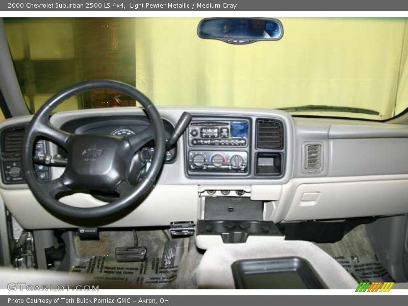 Light Pewter Metallic / Medium Gray 2000 Chevrolet Suburban 2500 LS 4x4