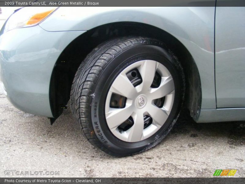 Aloe Green Metallic / Bisque 2009 Toyota Camry LE