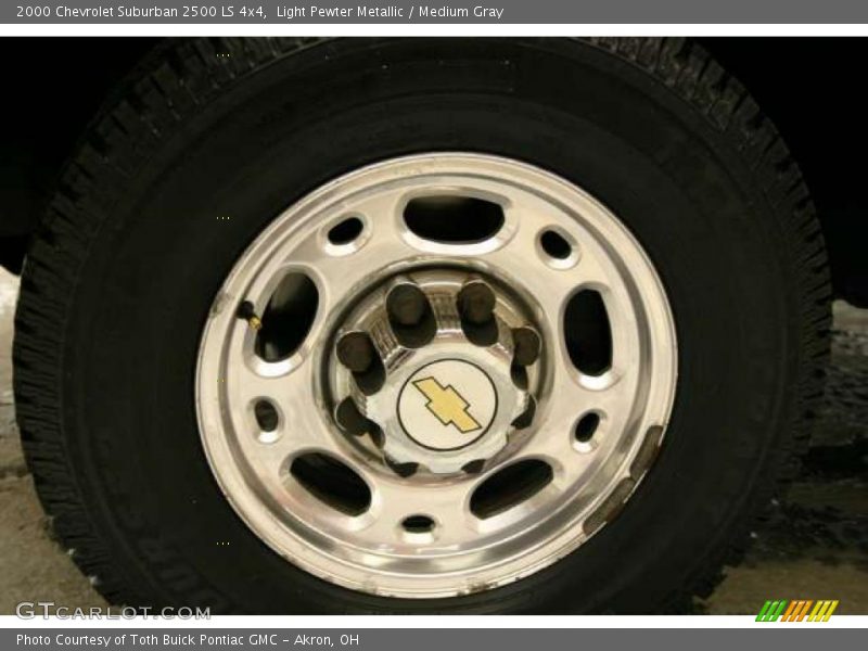 Light Pewter Metallic / Medium Gray 2000 Chevrolet Suburban 2500 LS 4x4