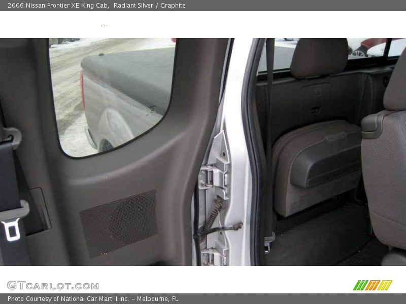 Radiant Silver / Graphite 2006 Nissan Frontier XE King Cab