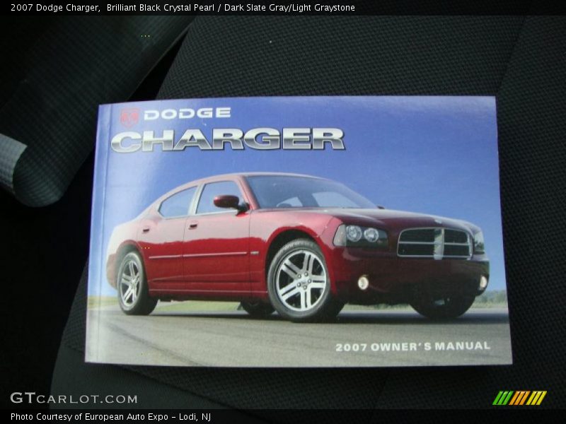 Brilliant Black Crystal Pearl / Dark Slate Gray/Light Graystone 2007 Dodge Charger