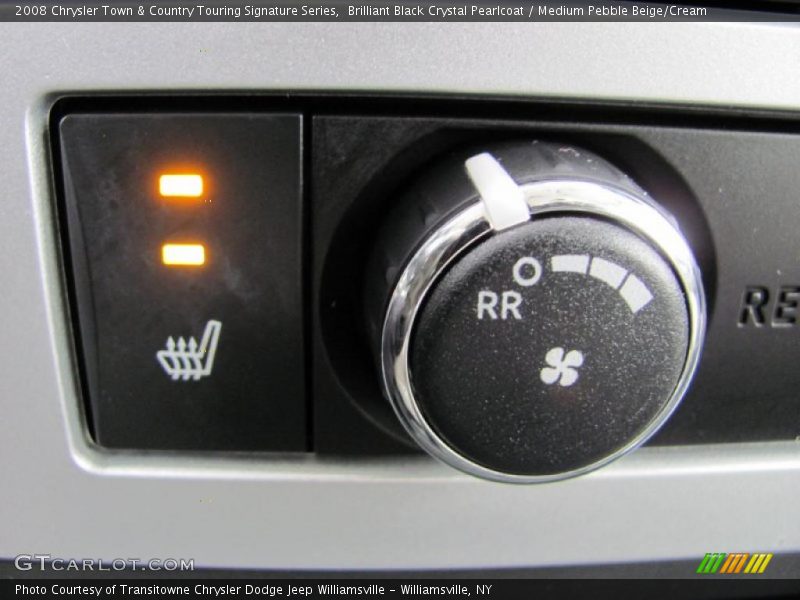 Brilliant Black Crystal Pearlcoat / Medium Pebble Beige/Cream 2008 Chrysler Town & Country Touring Signature Series
