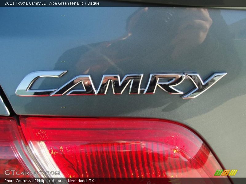 Aloe Green Metallic / Bisque 2011 Toyota Camry LE