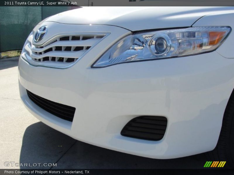 Super White / Ash 2011 Toyota Camry LE