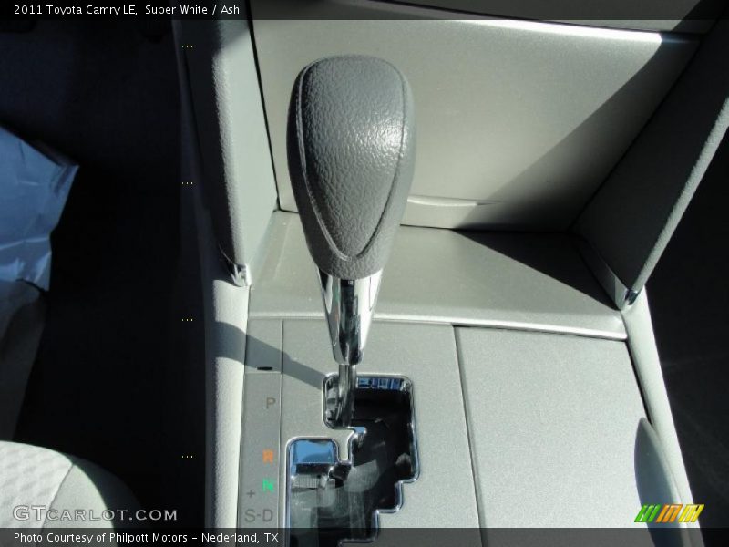 Super White / Ash 2011 Toyota Camry LE