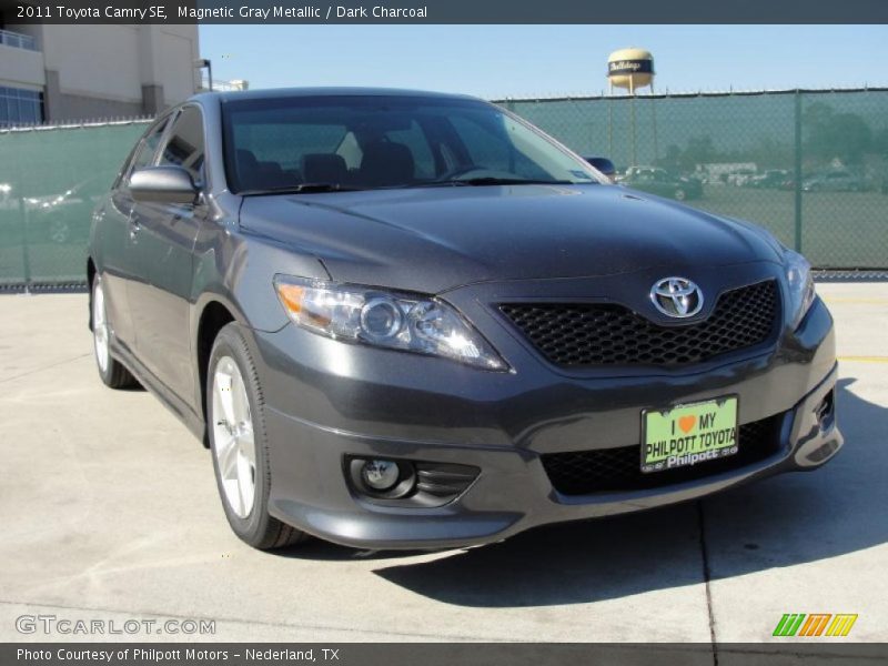 Magnetic Gray Metallic / Dark Charcoal 2011 Toyota Camry SE
