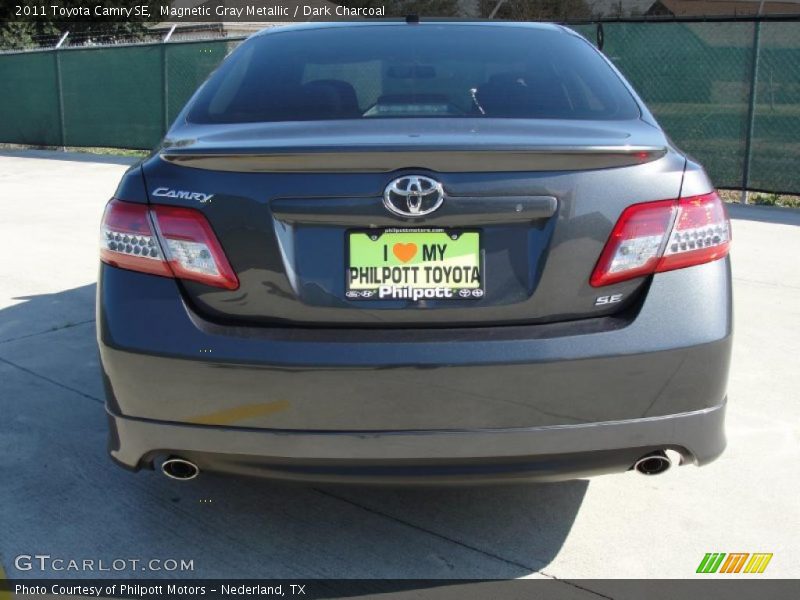 Magnetic Gray Metallic / Dark Charcoal 2011 Toyota Camry SE