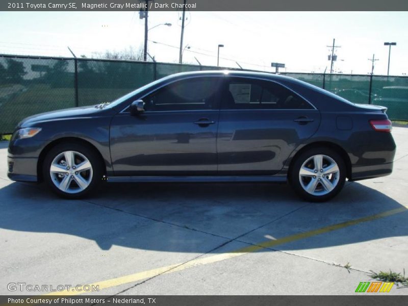 Magnetic Gray Metallic / Dark Charcoal 2011 Toyota Camry SE