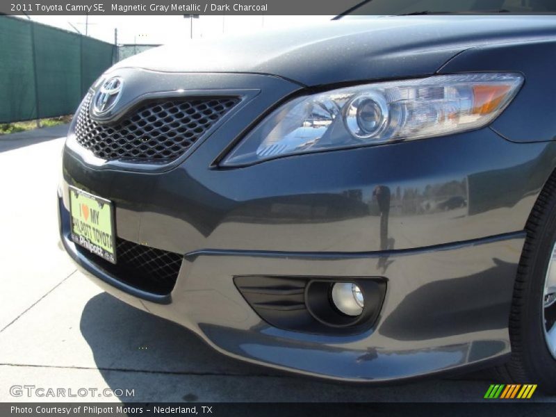 Magnetic Gray Metallic / Dark Charcoal 2011 Toyota Camry SE
