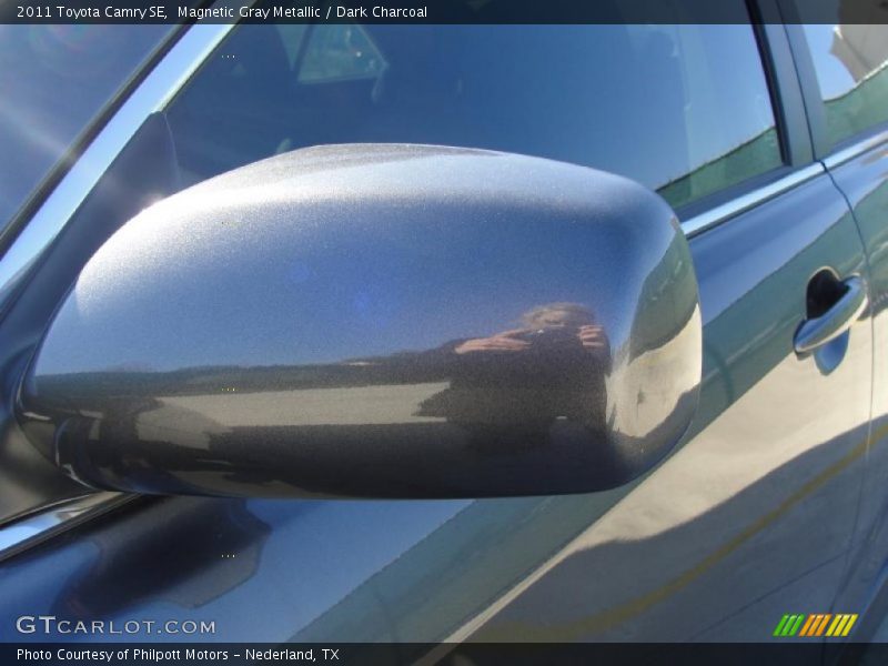 Magnetic Gray Metallic / Dark Charcoal 2011 Toyota Camry SE