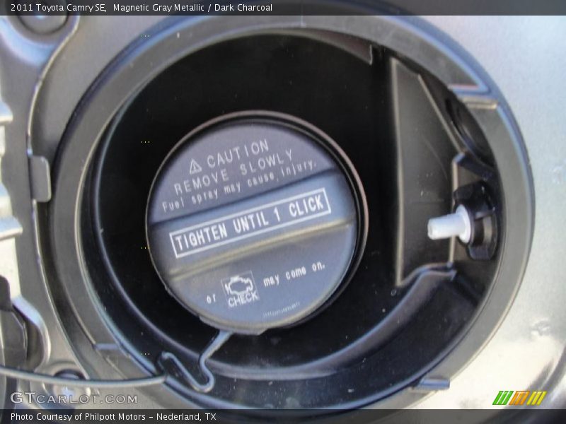 Magnetic Gray Metallic / Dark Charcoal 2011 Toyota Camry SE
