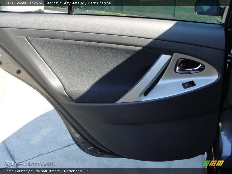 Magnetic Gray Metallic / Dark Charcoal 2011 Toyota Camry SE
