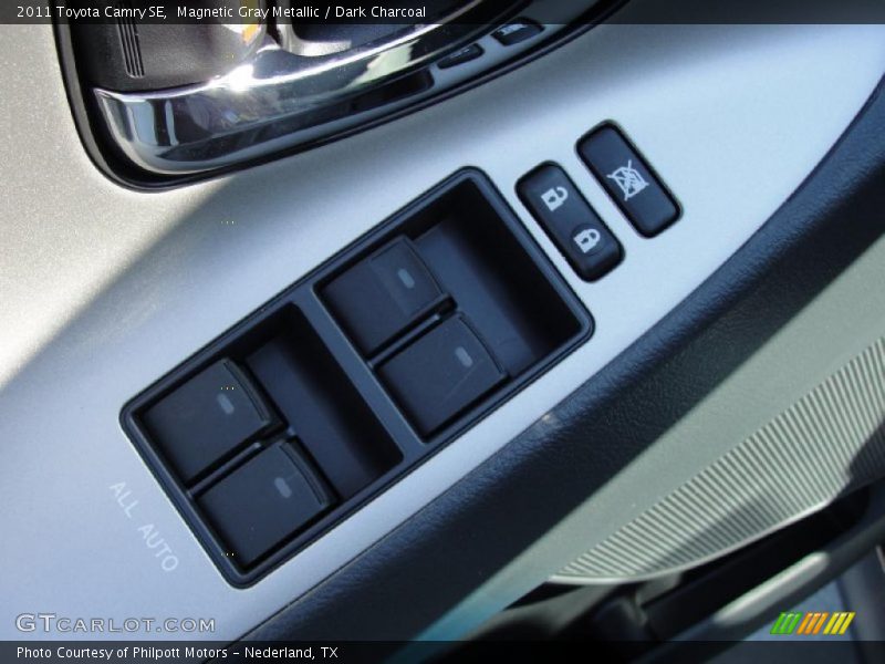 Magnetic Gray Metallic / Dark Charcoal 2011 Toyota Camry SE