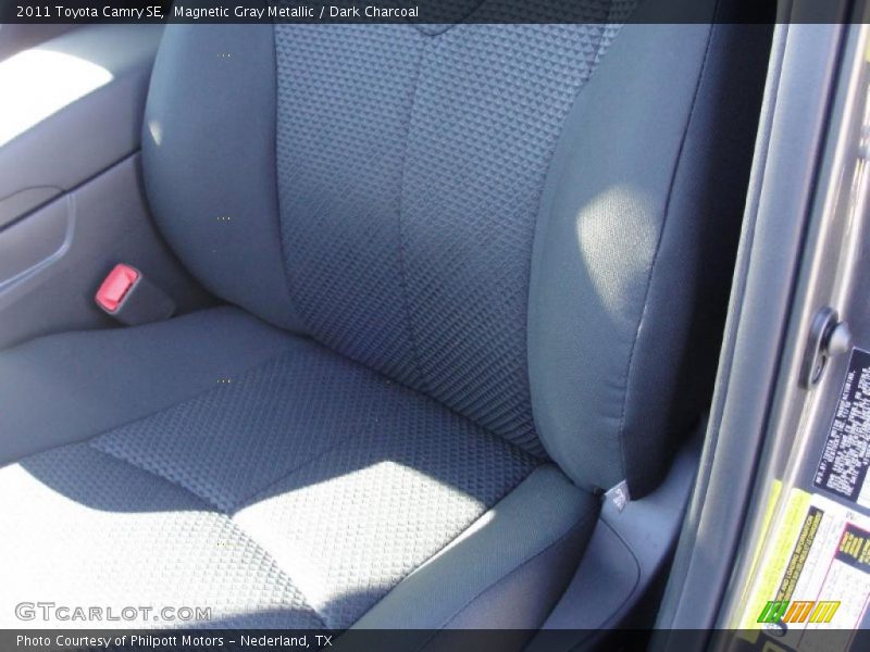 Magnetic Gray Metallic / Dark Charcoal 2011 Toyota Camry SE