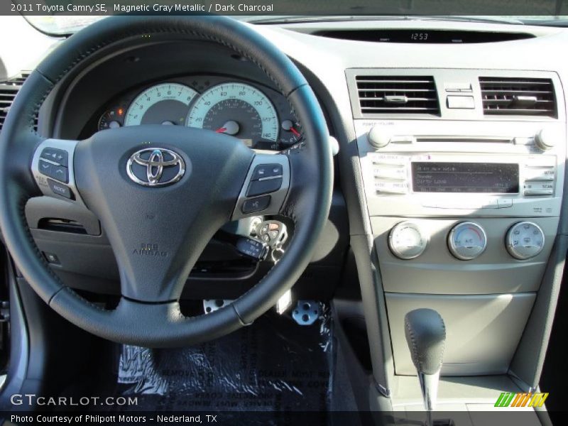 Magnetic Gray Metallic / Dark Charcoal 2011 Toyota Camry SE