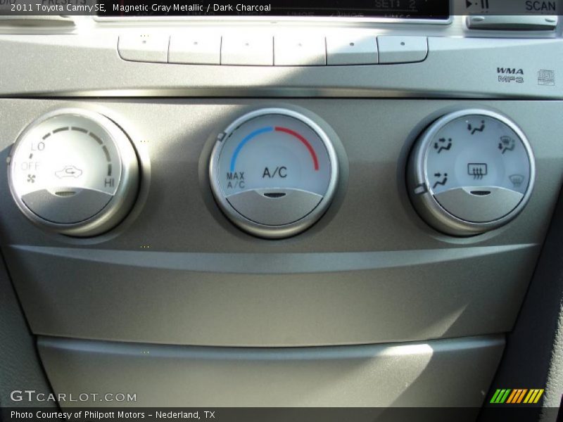Magnetic Gray Metallic / Dark Charcoal 2011 Toyota Camry SE