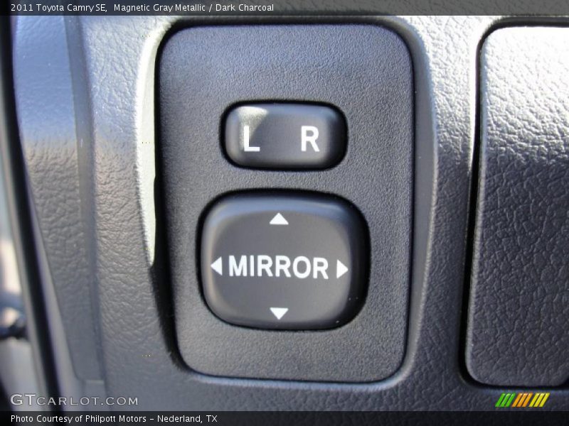 Magnetic Gray Metallic / Dark Charcoal 2011 Toyota Camry SE