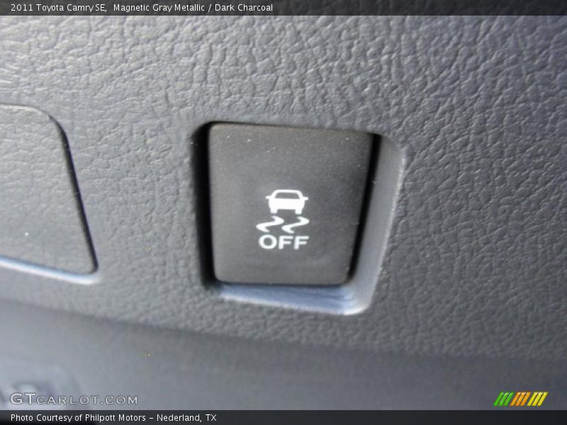 Magnetic Gray Metallic / Dark Charcoal 2011 Toyota Camry SE