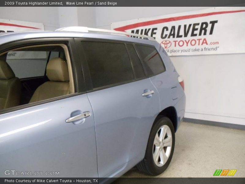Wave Line Pearl / Sand Beige 2009 Toyota Highlander Limited