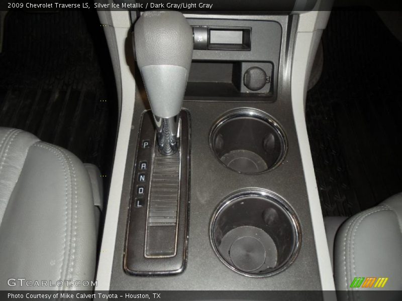 Silver Ice Metallic / Dark Gray/Light Gray 2009 Chevrolet Traverse LS