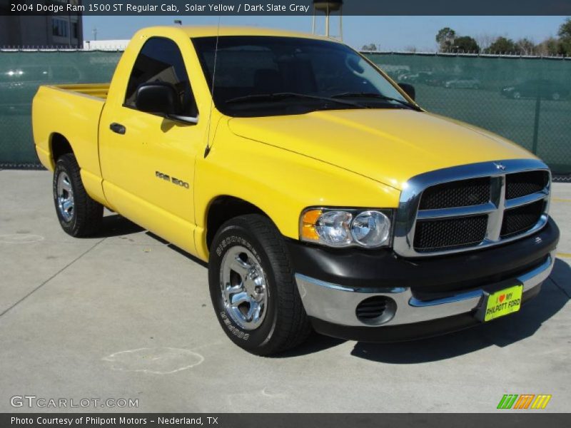 Front 3/4 View of 2004 Ram 1500 ST Regular Cab