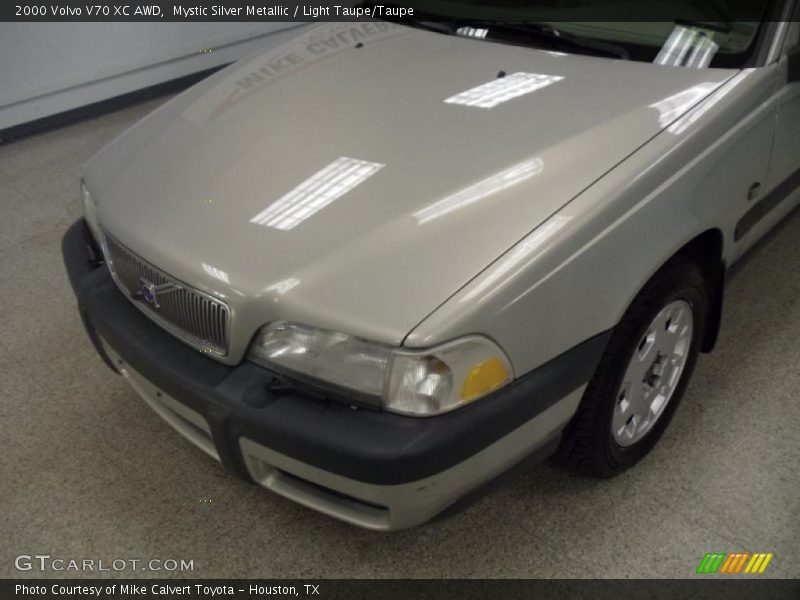 Mystic Silver Metallic / Light Taupe/Taupe 2000 Volvo V70 XC AWD