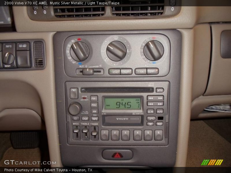 Controls of 2000 V70 XC AWD