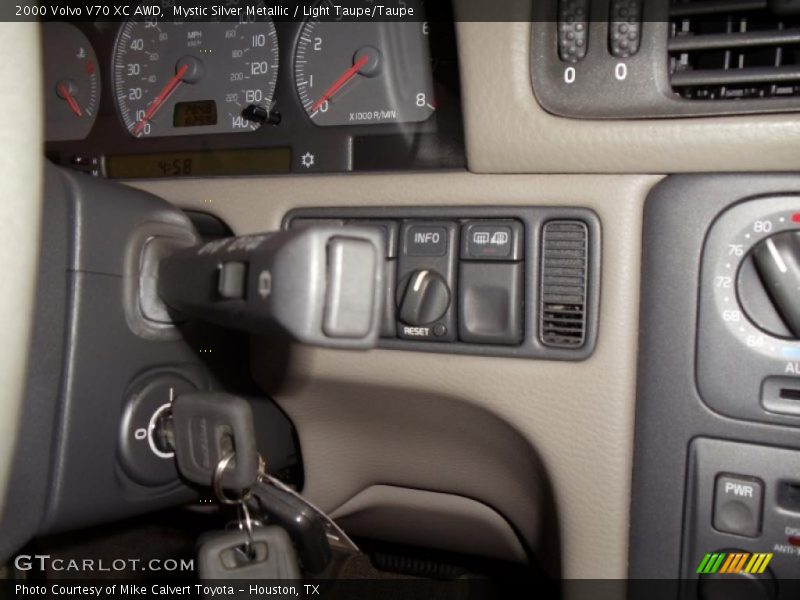 Mystic Silver Metallic / Light Taupe/Taupe 2000 Volvo V70 XC AWD