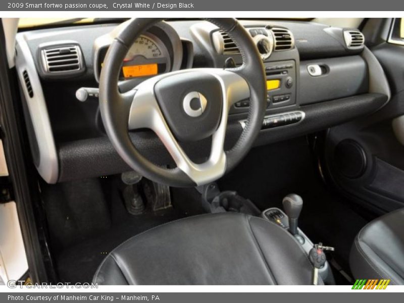 Crystal White / Design Black 2009 Smart fortwo passion coupe