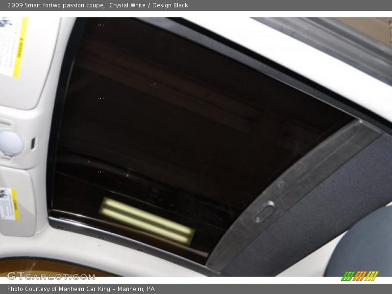 Crystal White / Design Black 2009 Smart fortwo passion coupe