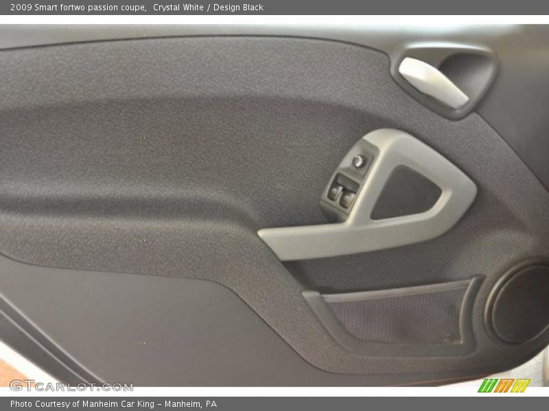 Crystal White / Design Black 2009 Smart fortwo passion coupe