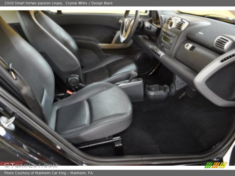 Crystal White / Design Black 2009 Smart fortwo passion coupe