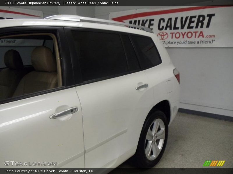 Blizzard White Pearl / Sand Beige 2010 Toyota Highlander Limited