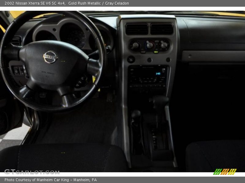 Gold Rush Metallic / Gray Celadon 2002 Nissan Xterra SE V6 SC 4x4