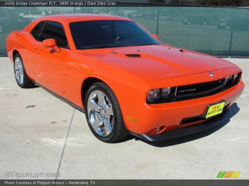 Front 3/4 View of 2009 Challenger R/T