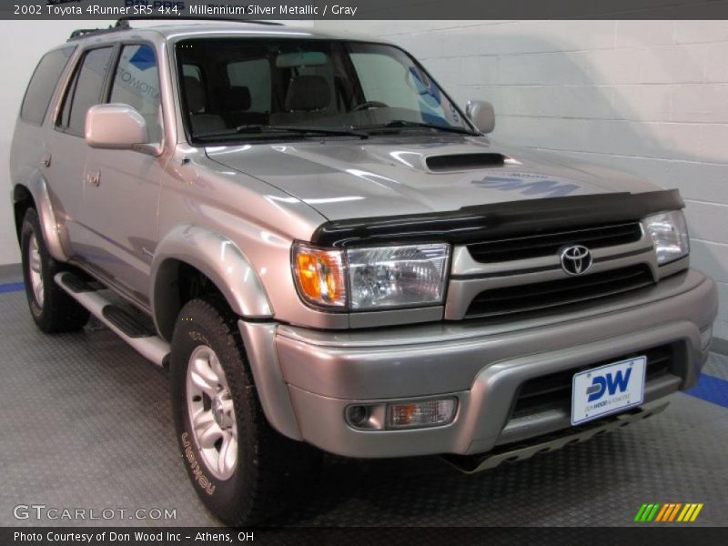 Millennium Silver Metallic / Gray 2002 Toyota 4Runner SR5 4x4