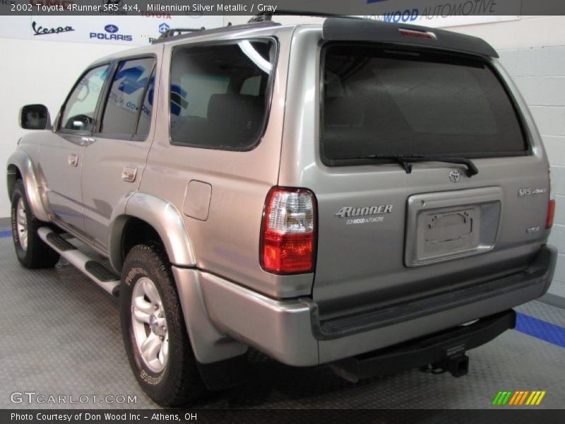 Millennium Silver Metallic / Gray 2002 Toyota 4Runner SR5 4x4
