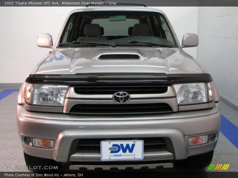 Millennium Silver Metallic / Gray 2002 Toyota 4Runner SR5 4x4