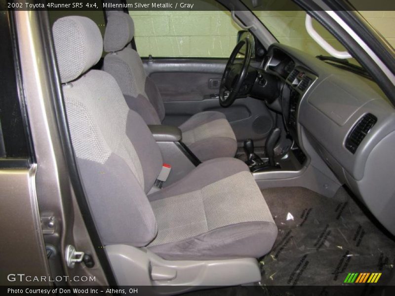 Millennium Silver Metallic / Gray 2002 Toyota 4Runner SR5 4x4