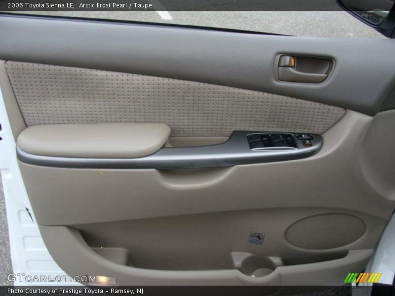 Arctic Frost Pearl / Taupe 2006 Toyota Sienna LE