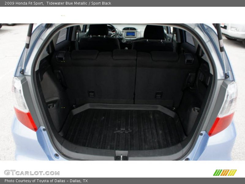  2009 Fit Sport Trunk