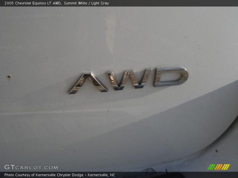 Summit White / Light Gray 2005 Chevrolet Equinox LT AWD