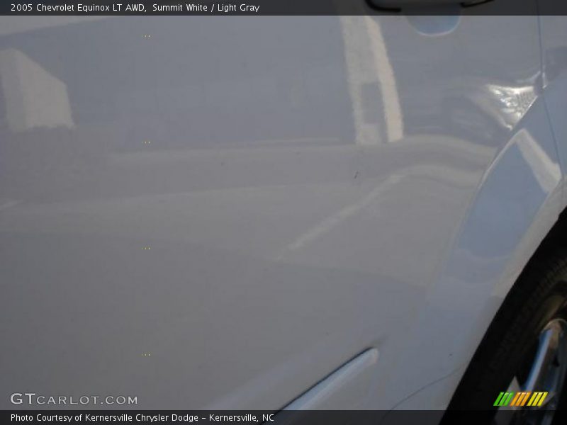 Summit White / Light Gray 2005 Chevrolet Equinox LT AWD