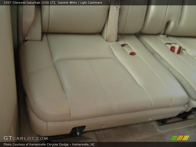 Summit White / Light Cashmere 2007 Chevrolet Suburban 1500 LTZ