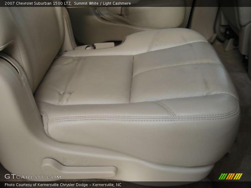 Summit White / Light Cashmere 2007 Chevrolet Suburban 1500 LTZ
