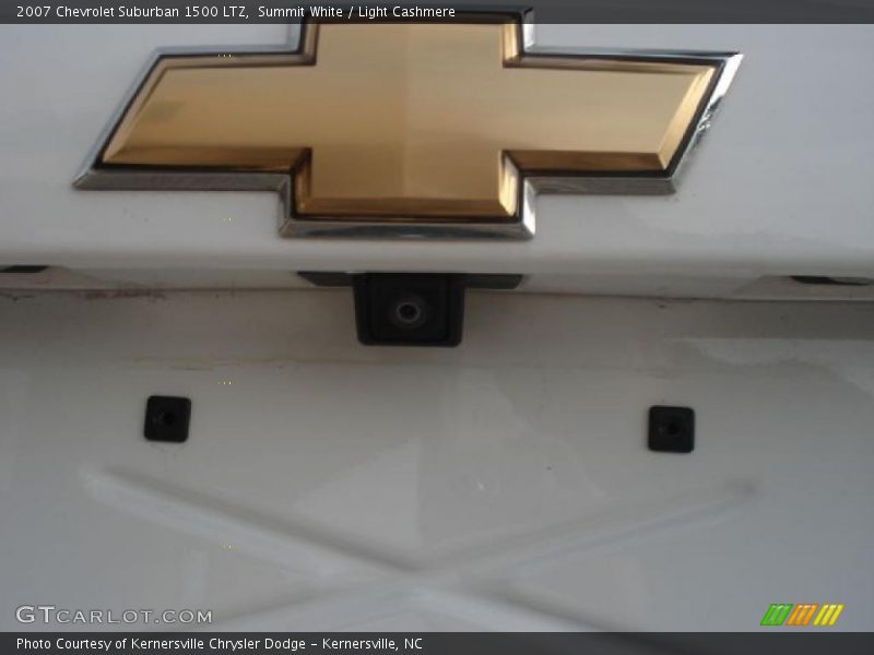 Summit White / Light Cashmere 2007 Chevrolet Suburban 1500 LTZ