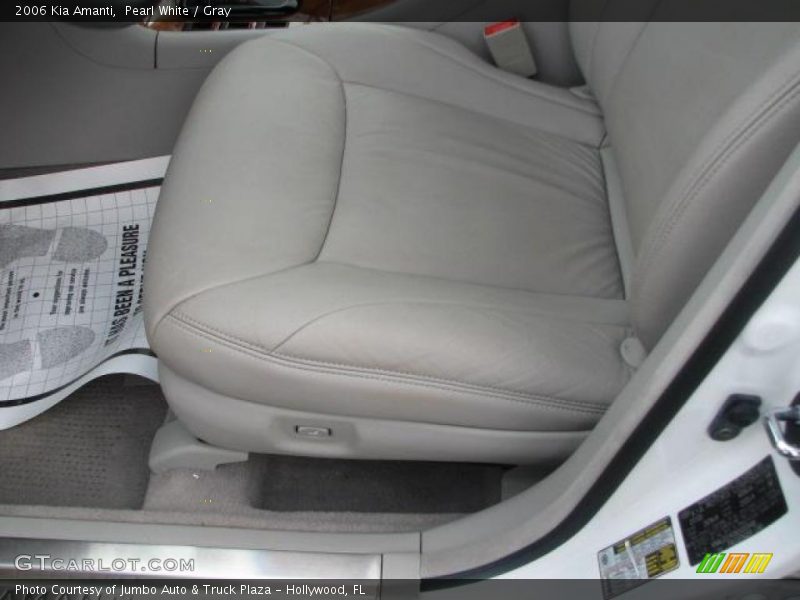 Pearl White / Gray 2006 Kia Amanti