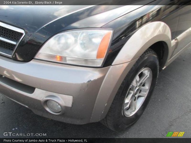Ebony Black / Beige 2004 Kia Sorento EX